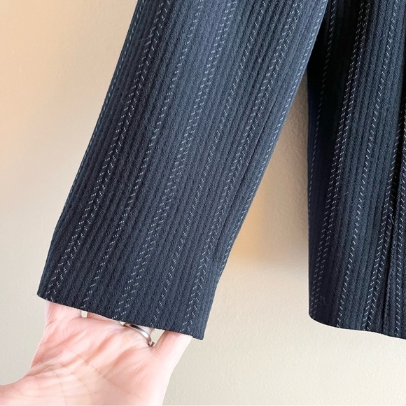 Emanuel Ungaro Vintage Wool Blazer Jacket in Black, Textured Pin Stripes, Sz 2P - Picture 6 of 9